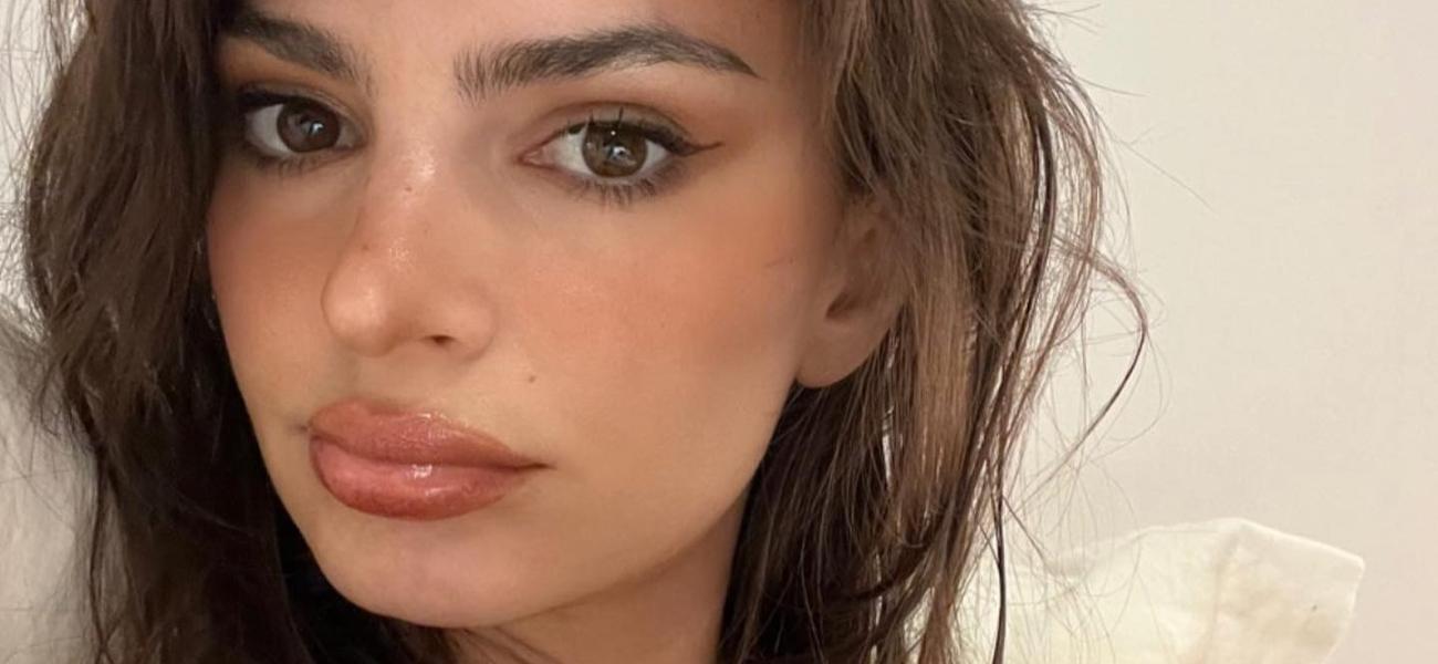 Emily Ratajkowski close up